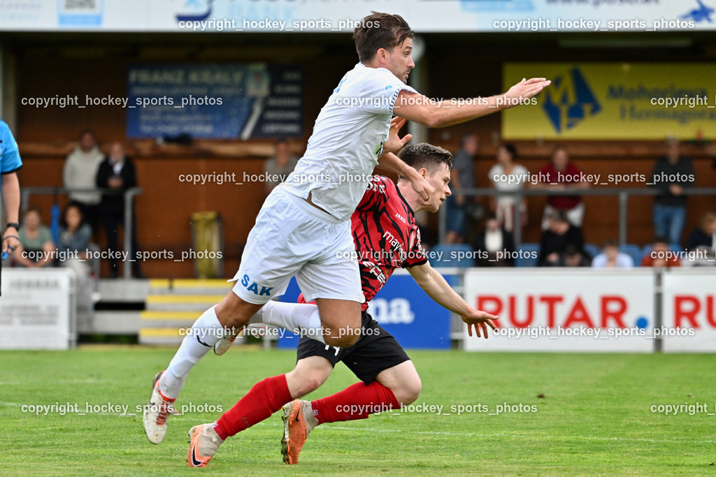 SAK vs. ATUS Ferlach | #4 Rok Jazbec SAK, #14 Florian Verdel ATUS Ferlach, SAK vs. ATUS Ferlach, SAK vs. ATUS Ferlach am 01.08.2025 in Klagenfurt (Sportpark Welzenegg), Austria, (Photo by Bernd Stefan)