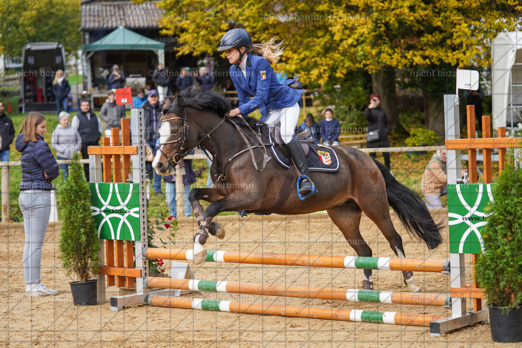 20221009-FAH08510 | Diessen am Ammersee, 2022, Dressur- und Springturnier, Reitsportbilder, Turnierfotografen Bayern, Pferdefotografen, Fotoagentur Herrmann, Turnierbilder