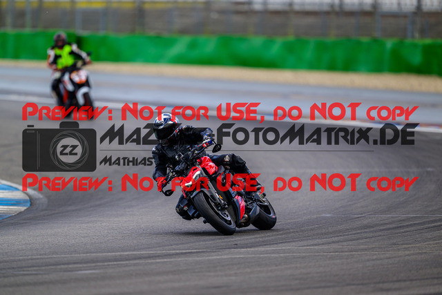 MaZZes_FotoMatrix_240615_6007705_5317 | INST