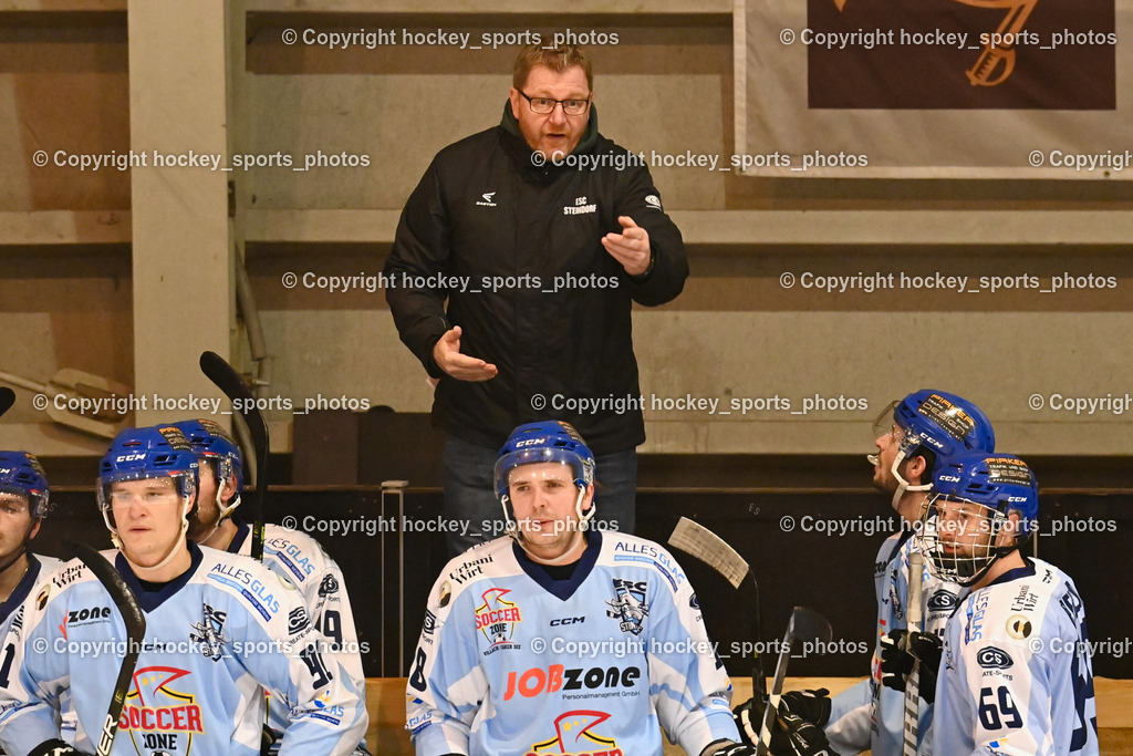 USC Velden vs. ESC Steindorf 9.1.2023 | Headcoach ESC Steindorf MOSER Robert, Spielerbank ESC Steindorf, #91 Kravanja Kristian, #18 Pöck Markus, #69 Kreuzer Philipp