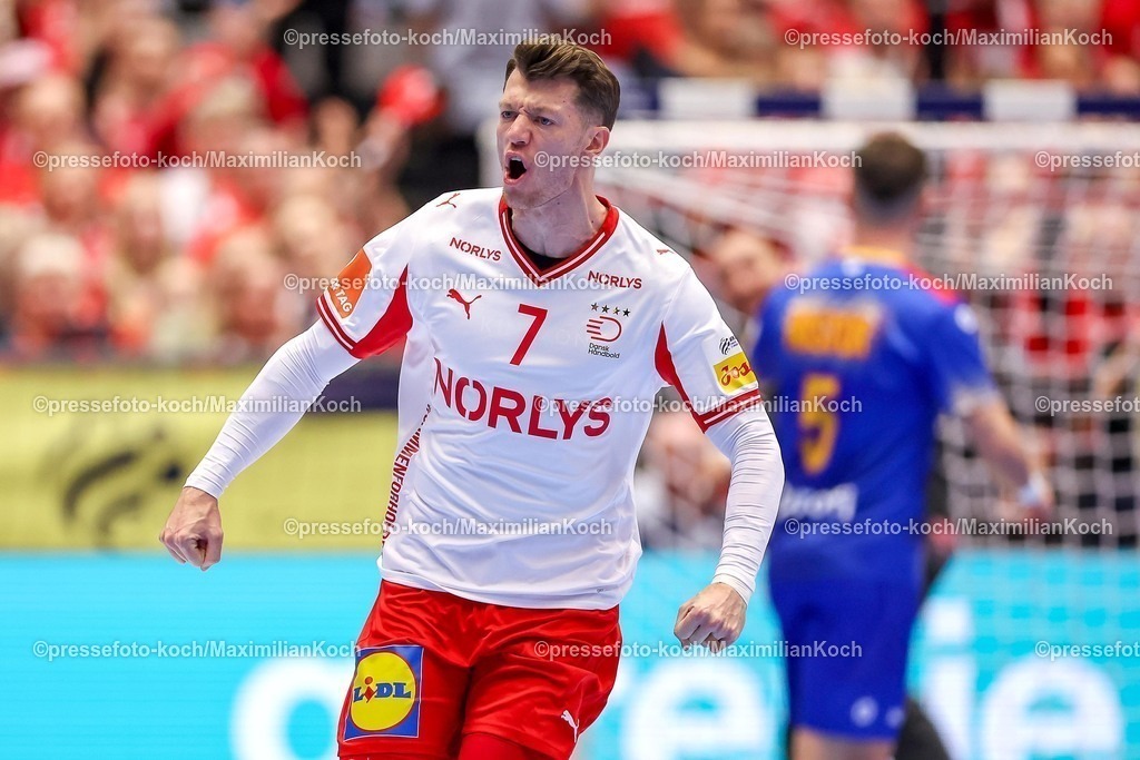 EHF18012602073 | 18.01.2026, Handball, Men's EHF EURO 2026, Dänemark - Rumänien, Jyske Bank Boxen in Herning, Dänemark, Preliminary Round:  Emil Jakobsen (Denmark #07) jubelnd