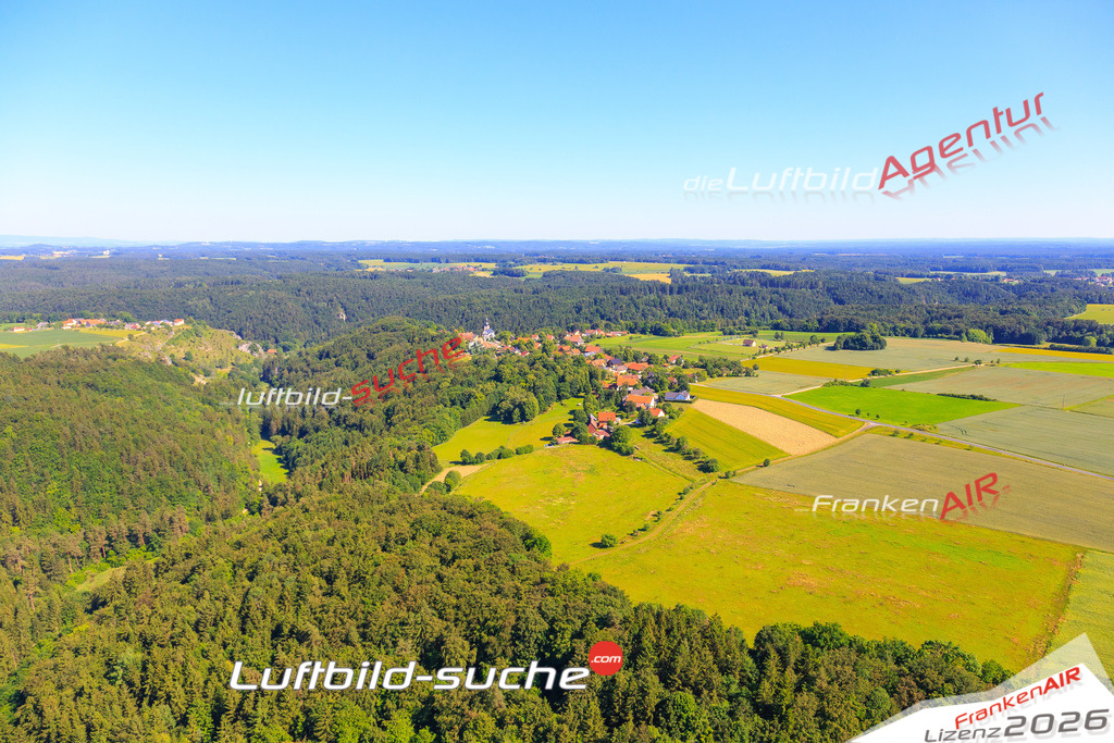 Die Luftaufnahme der Stadt Weismain wurde vom UL-Flugzeug heraus erstellt ( keine Drohne )- hohe Auflösung für beste Qualität