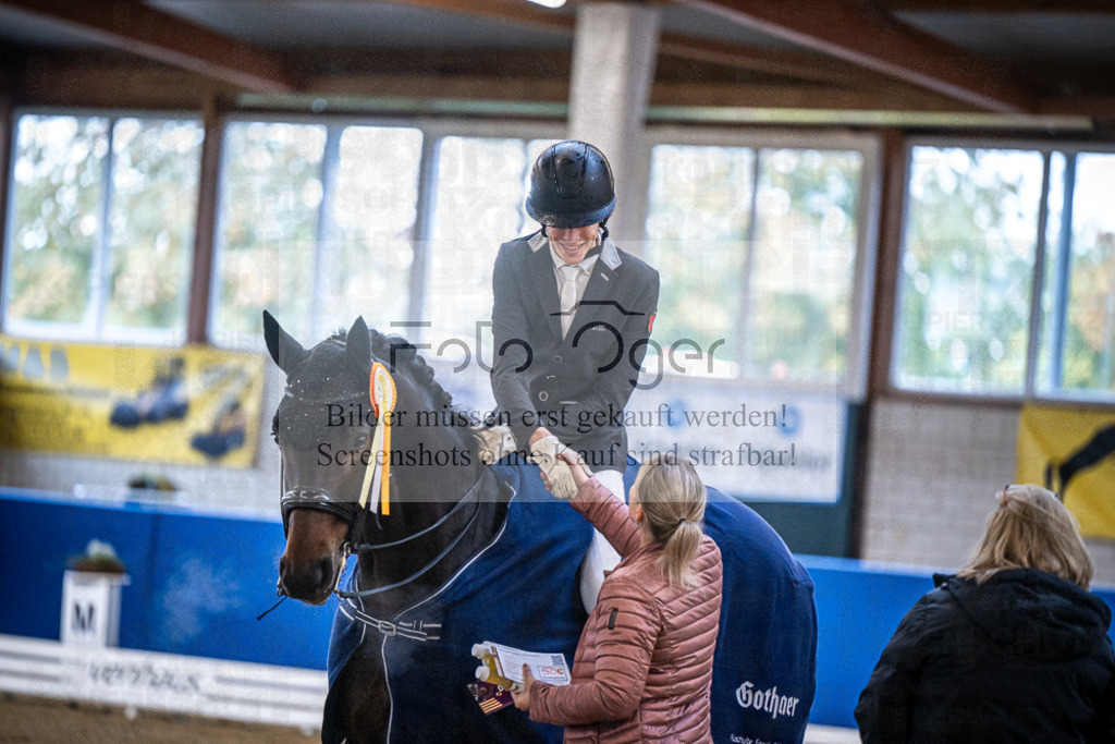 DOS_0023 | Entdecke hochwertige Reitturnierfotos von Foto Oger. Professionell, emotional und authentisch – jetzt Lieblingsmomente im Shop bestellen.Deutschlandweite Turnierfotografie. - Realisiert mit Pictrs.com