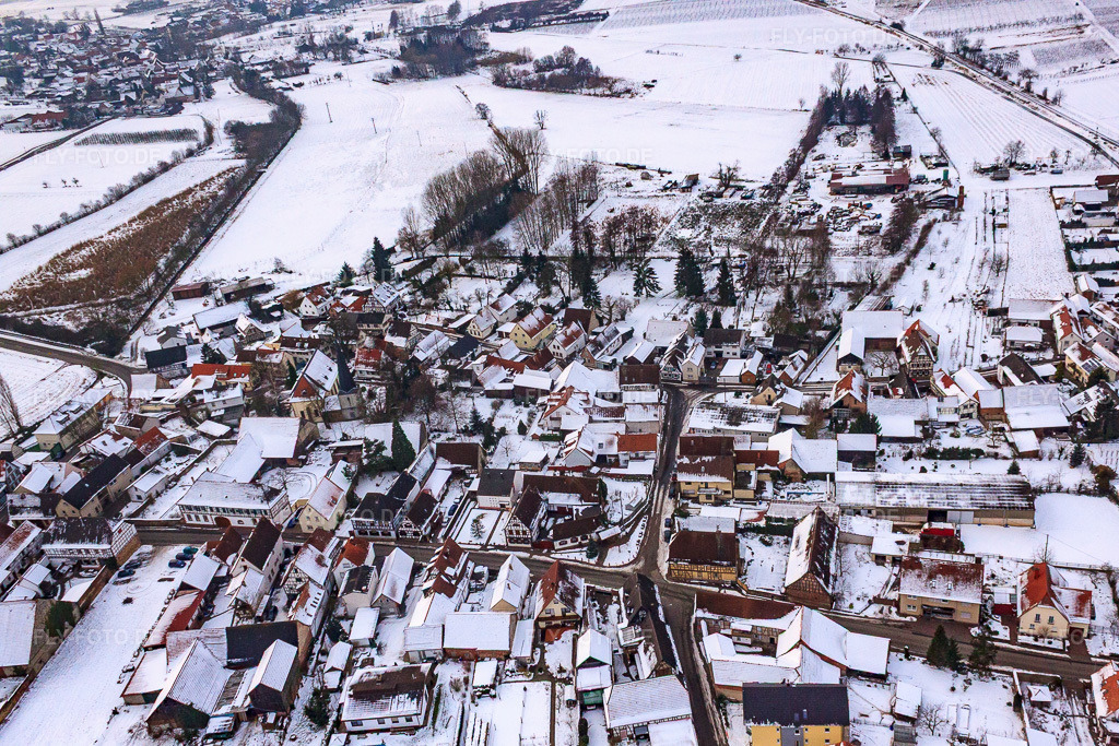 Luftbild: Friedensstraße bei Schnee in Barbelroth im Bundesland Rheinland-Pfalz in Deutschland. Foto: IMG_23703.jpg vom 16.01.2010 durch Werner Riehm/FLY-FOTO.de