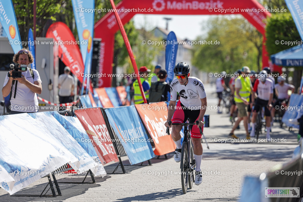 VJ__5317 | Neusiedlersee Radmarathon 2026@sportshot_your_pictrs #yourpictures#roadtowm2029 #nrm #neusiedlerseeradmarathon #neusiedlersee #neusiedlerseetourismus #burgenland #mörbisch #nrm26 #burgenlandtourismus #voglundco #poweredbyburgenlandtourismus #radsport #rad #marathon #ucigranfondo #visitburgenland #ucigranfondoworldseries
