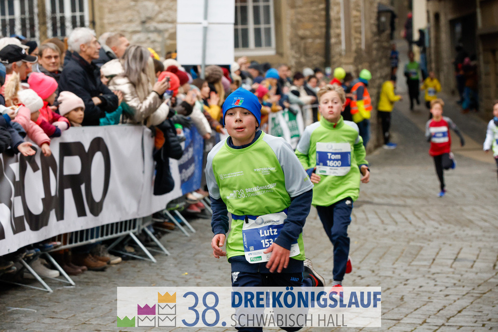 1700m Stadtwerke Jugendlauf | 3 Koenigslauf 2024 1700m Stadtwerke Jugendlauf - Realisiert mit Pictrs.com