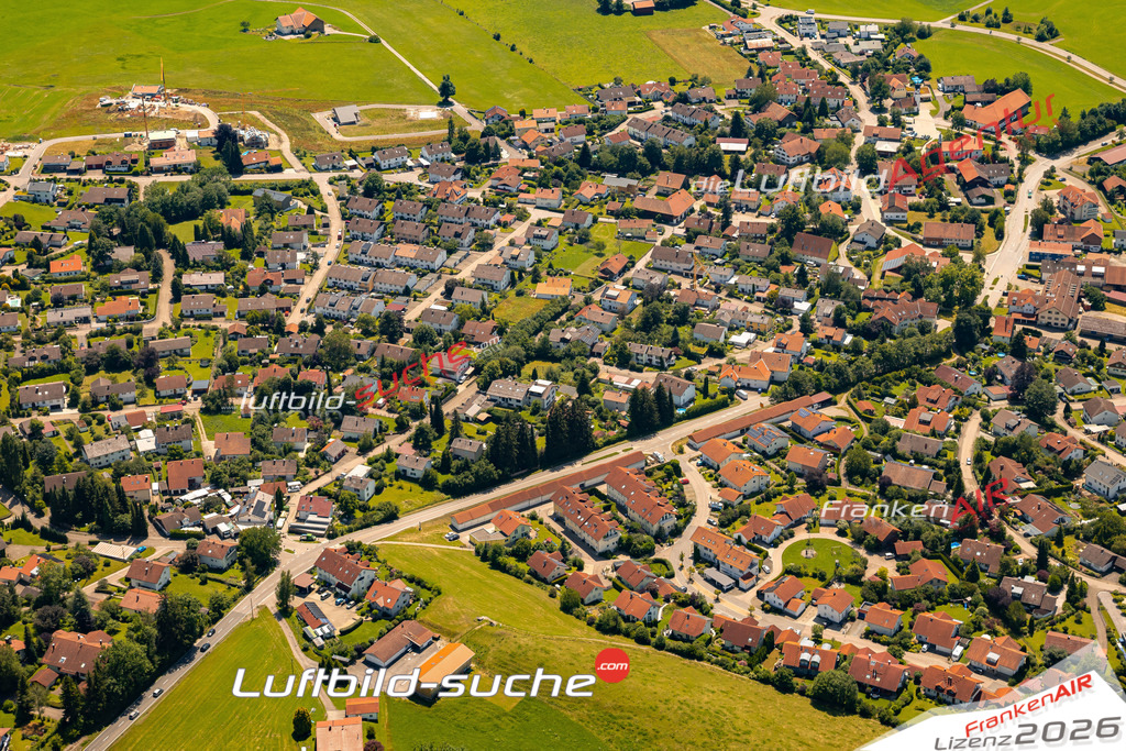 Das Luftbild zeigt : Börwang Haldenwang - Die Luftaufnahme wurde 2024 vom UL-Flugzeug aus erstellt ( keine Drohne ) - Hochauflösende Luftaufnahme - Für grossformatige Ausdrucke geeignet. Die Geschenkidee !Mit Lizenz und Bildrechte bestellbar
