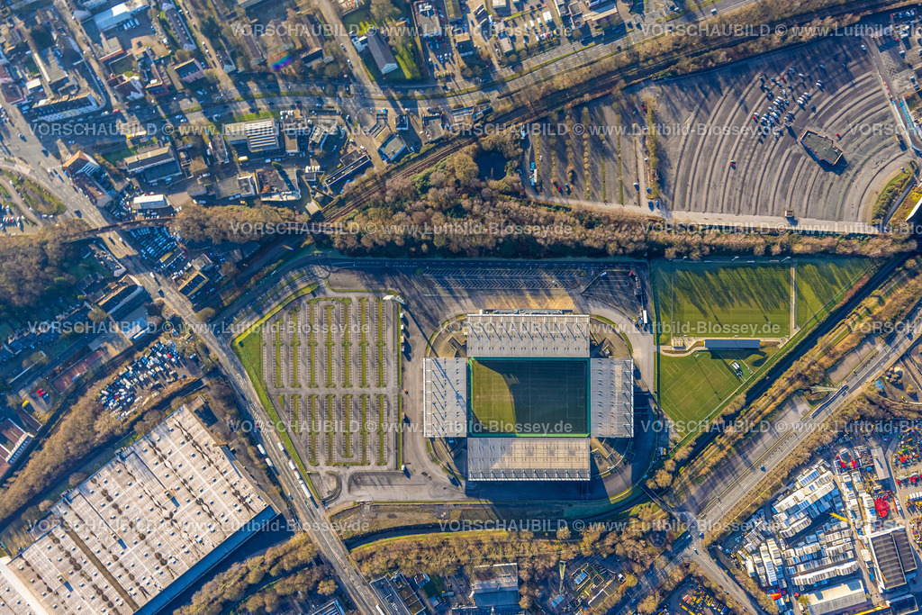 Essen241201624RWE-StadionAnDerHafenstrasse | Luftbild, Fußballstadion an der Hafenstraße des Clubs Rot-Weiss Essen,3. Bundesliga , Essen-Borbeck, Tribünen, ,Essen, Ruhrgebiet, Nordrhein-Westfalen, Deutschland