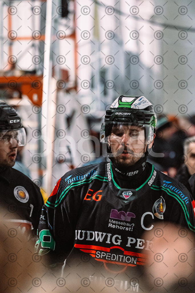Alligators_vs_Erding_12_12_2025-152 | Höchstadt Alligators Fotogalerie: Eishockey-Action aus Franken. Professionelle Spielfotos, Portraits & Stadionbilder zum Download. Jetzt entdecken! - Realized with Pictrs.com