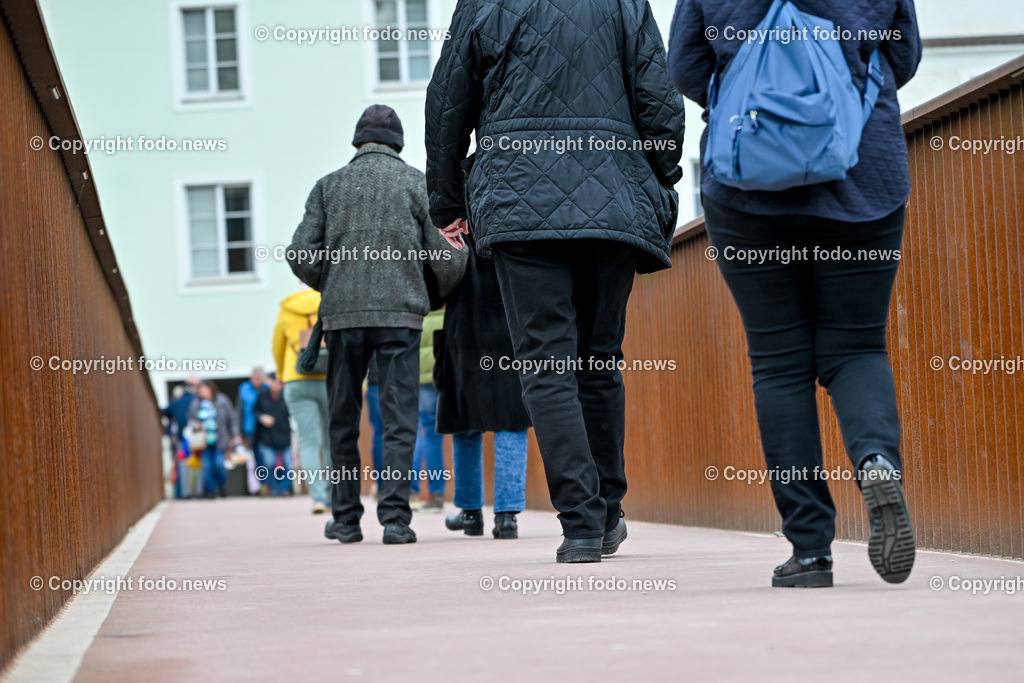 Steyr_ Ennssteg_ 21.03.2024-19 | 21.03.2024, Steyr, AUT, Steyr, im Bild Ennssteg, Enns, Fluss, Uebergang, Bruecke, Fussgaenger, Feature, Symbolbild