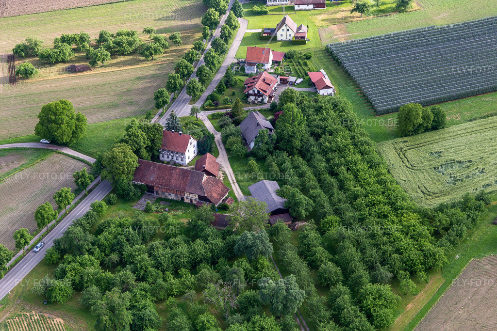 Luftbild: Weildorf: Bed & Breakfast mit Charme- Aux2platanes im Ortsteil Weildorf in Salem im Bundesland Baden-Württemberg in Deutschland. Foto: IMG_132029.jpg vom 26.05.2022 durch Werner Riehm/FLY-FOTO.de