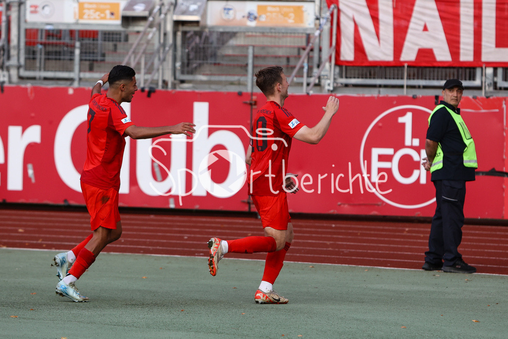 1. FC Nürnberg II - FC Bayern Amateure | Jubel nach dem Treffer zum 1-2 durch Timo Kern (FCB #10) / Treffer / Freude / Torschuezte