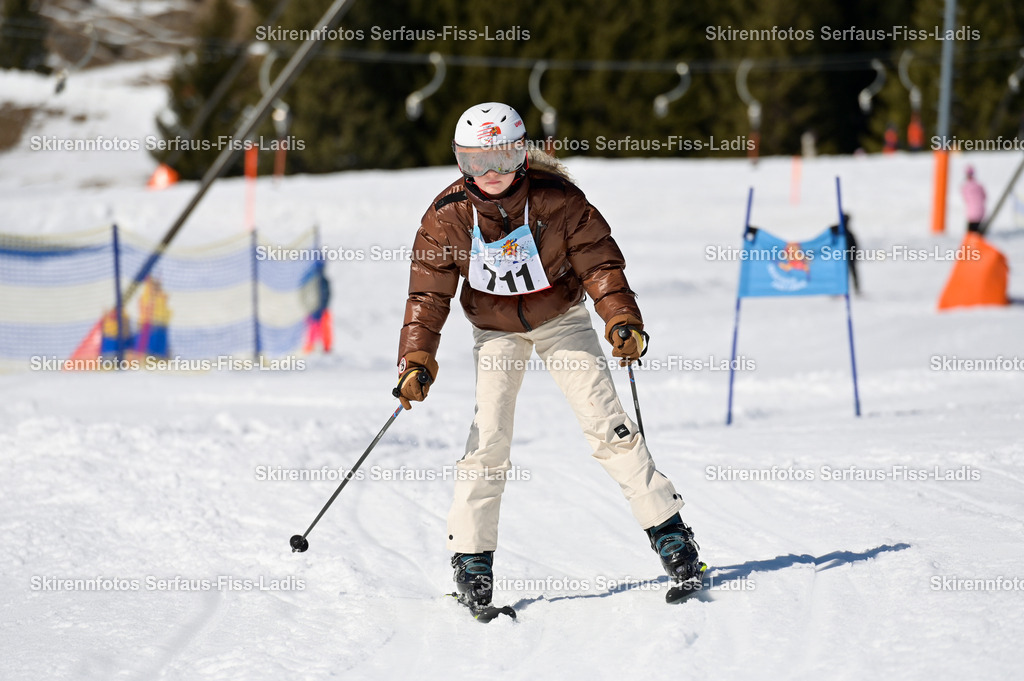 SRF_27.02.2026_877 | Skirennfotos,Serfaus,Fiss,Ladis,Kinderskirennen,Winter,Tirol,Oberland,skirace,SFL,feelfree,weil wir's genießen,ski,Ski,skifahren,Sonnenplateau, - Realisiert mit Pictrs.com