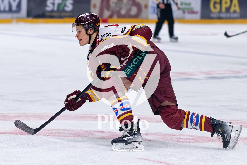 National League - Geneve-Servette HC v EV Zug | Jesse Puljujarvi (9 Geneve-Servette HC) in action (close up)  during the National League match between Geneve-Servette HC and EV Zug at Les Vernets in Geneva, Switzerland