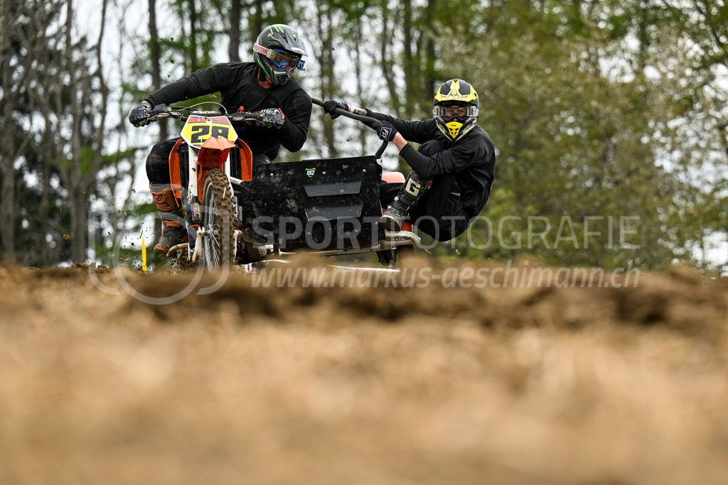 Motocross Schlatt bei Winterthur - 30. April 2023 | #28 Kunz Andreas / Gugolz Adrian aus Burg (CH) auf KTM in der Kategorie Seitenwagen am Motocross Schlatt bei Winterthur, 30. April 2023. 
Instagram: @mx_schlatt | @mc_wila | @sam_schweiz
Bild: Sportfotografie Markus Aeschimann | www.markus-aeschimann.ch - Realisiert mit Pictrs.com