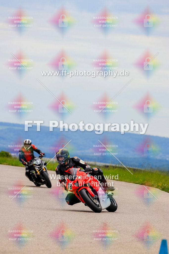 MotoTeam-2825 | Hier findet Ihr Bilder von Touristenfahrten auf der Nürburgring Nordschleife oder von anderen Veranstaltungen die ich besucht habe. Viel Spass beim Durch Schauen 