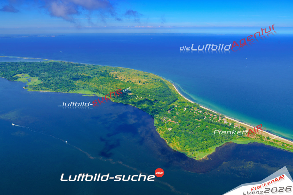 Die Luftbildaufnahme Wustrow - Rerik wurde 2018 mittels Flugzeug (keine Drohne) erstellt. Perfekte Schärfe und Druck- Auflösung- Garantiert!