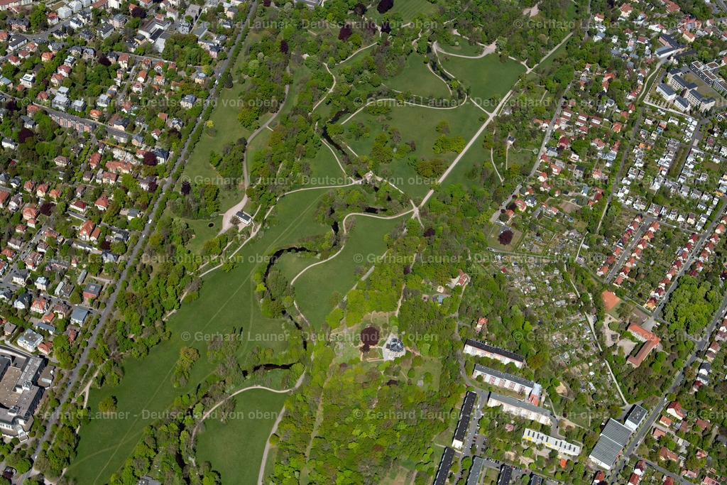 4026882 | WEIMAR 07.05.2020 Parkanlage an Goethes Gartenhaus im Park an der Ilm (in der Liste des Weltkulturerbes der UNESCO) in Weimar im Bundesland Thüringen, Deutschland. // Park of on " Goethes Gartenhaus " in Park on Ilm in Weimar in the state Thuringia, Germany. Foto: Gerhard Launer