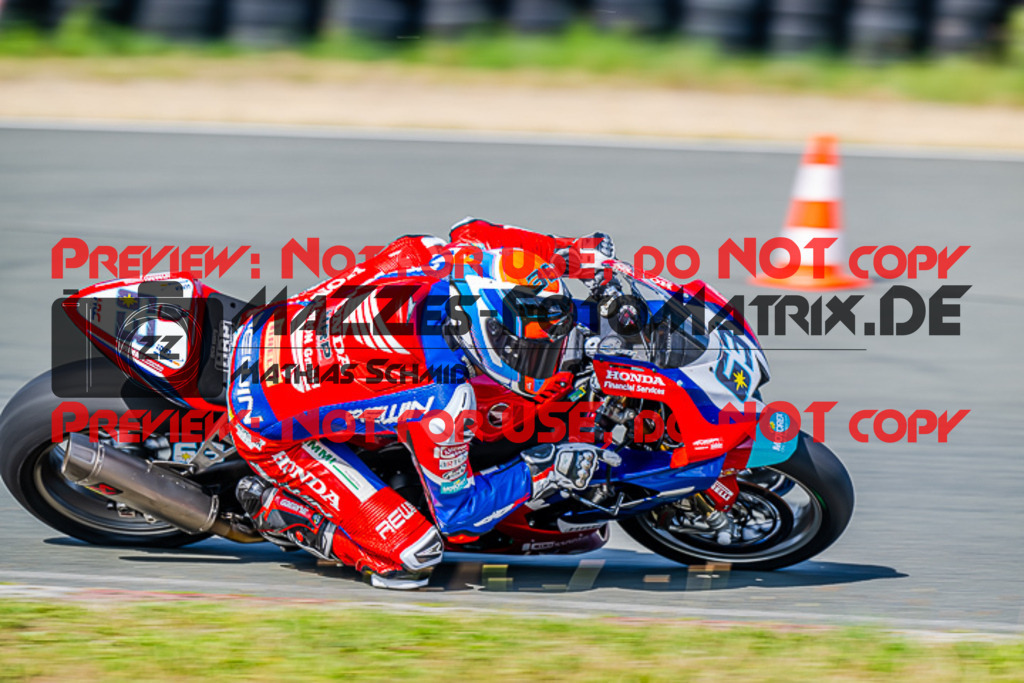 MaZZes_FotoMatrix_220722_7677 | IDM1000