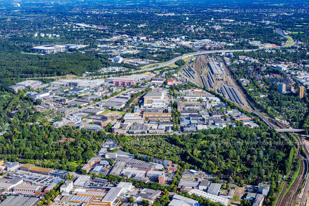 Hamburg_Altona_Schnackenburgallee_Gewerbegebiet_ELS_0585050823 | HAMBURG 09.08.2023 Industrie- und Gewerbegebiet an der Straße Rondenbarg - Schnackenburg im Ortsteil Bahrenfeld in Hamburg, Deutschland. // Industrial and commercial area on street Rondenbarg - Schnackenburg in the district Bahrenfeld in Hamburg, Germany. Foto: Martin Elsen