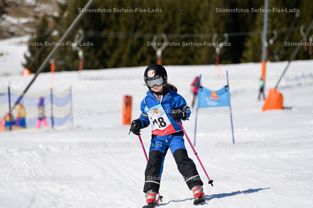 SRF_27.02.2026_823 | Skirennfotos,Serfaus,Fiss,Ladis,Kinderskirennen,Winter,Tirol,Oberland,skirace,SFL,feelfree,weil wir's genießen,ski,Ski,skifahren,Sonnenplateau, - Realisiert mit Pictrs.com