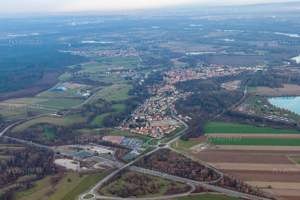 Vue aérienne: Vue de la ville à Lauterbourg dans le département Bas Rhin, France. Photo: IMG_22980.jpg prise le 21/11/2009 par Werner Riehm/FLY-FOTO.euRésolution de l'original: 4752 x 3168 px