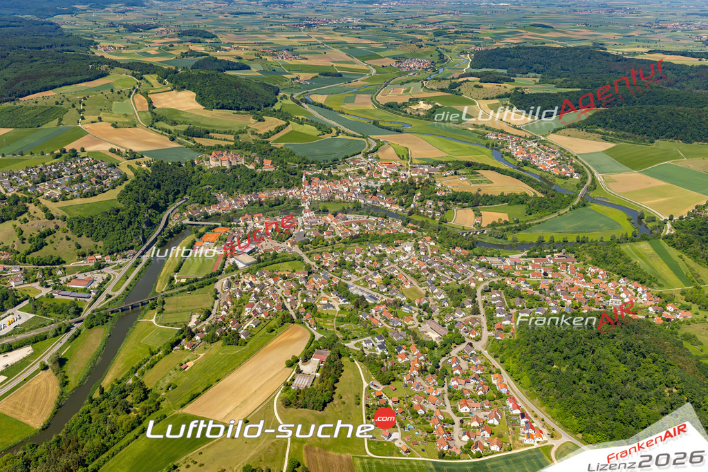 Das Luftbild der Stadt Harburg wurde 2022 vom Flugzeug heraus erstellt (keine Drohnen-Aufnahmen) Aufnahmehöhe ca.450 Meter- hohe Bildauflösung und Druck-Qualität. Garantiert!