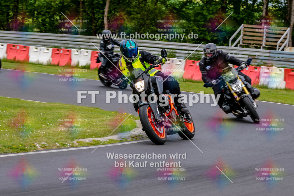MotoTeamVBK-20261 | Hier findet Ihr Bilder von Touristenfahrten auf der Nürburgring Nordschleife oder von anderen Veranstaltungen die ich besucht habe. Viel Spass beim Durch Schauen 