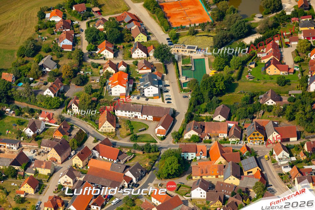 Das Luftbild zeigt :  Dombühl - Die Luftaufnahme wurde 2024 vom UL-Flugzeug aus erstellt ( keine Drohne ) - Hochauflösende Luftaufnahme - Für grossformatige Ausdrucke geeignet. Die Geschenkidee !Mit Lizenz und Bildrechte bestellbar