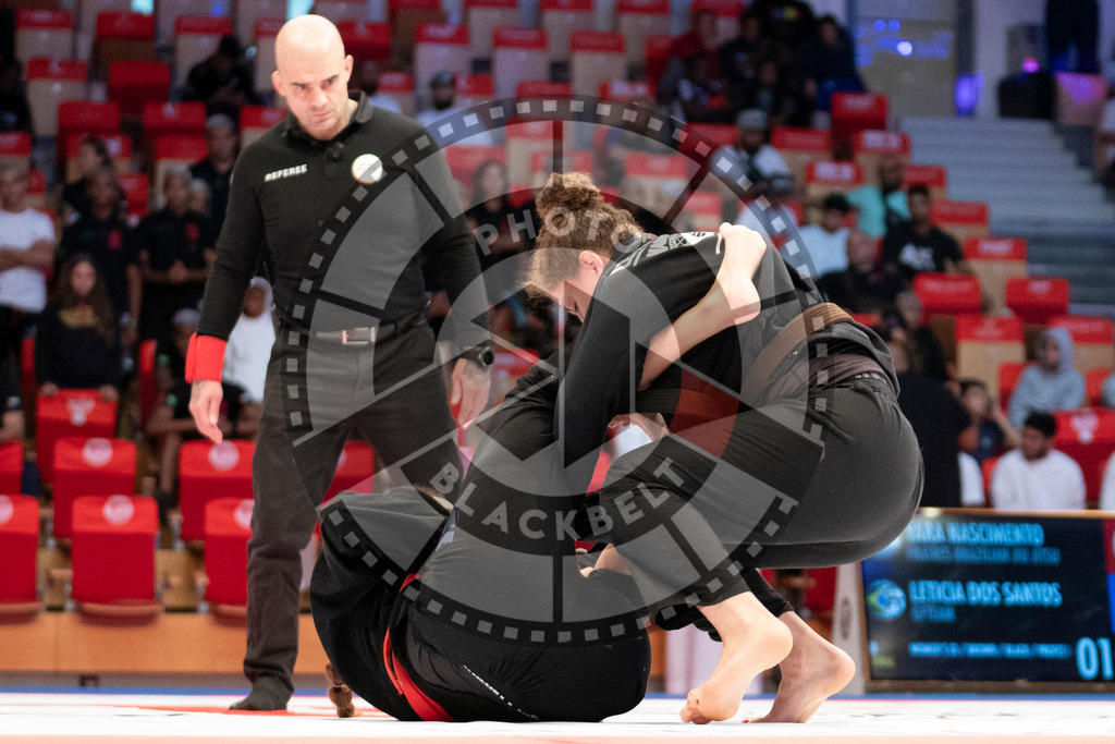 20231108PBB1927 | Fighters compete during the AJP World Professional Championship in the Mubadala Arena in Abu Dhabi, Arab United Emirates, on November 8, 2023.