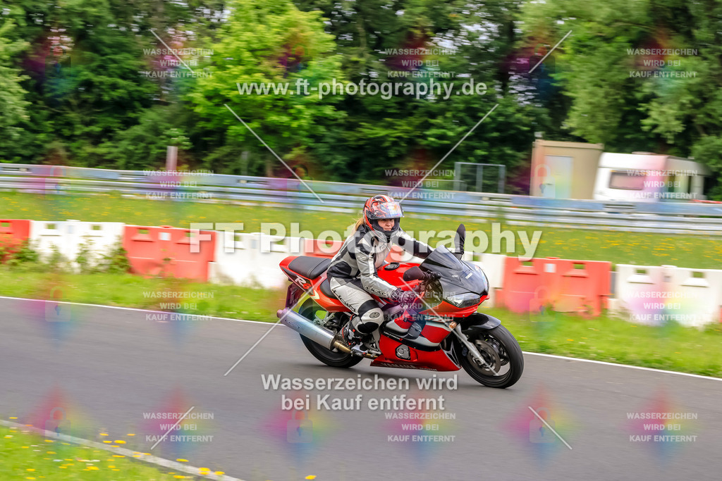 VBK-7248 | Hier findet Ihr Bilder von Touristenfahrten auf der Nürburgring Nordschleife oder von anderen Veranstaltungen die ich besucht habe. Viel Spass beim Durch Schauen 