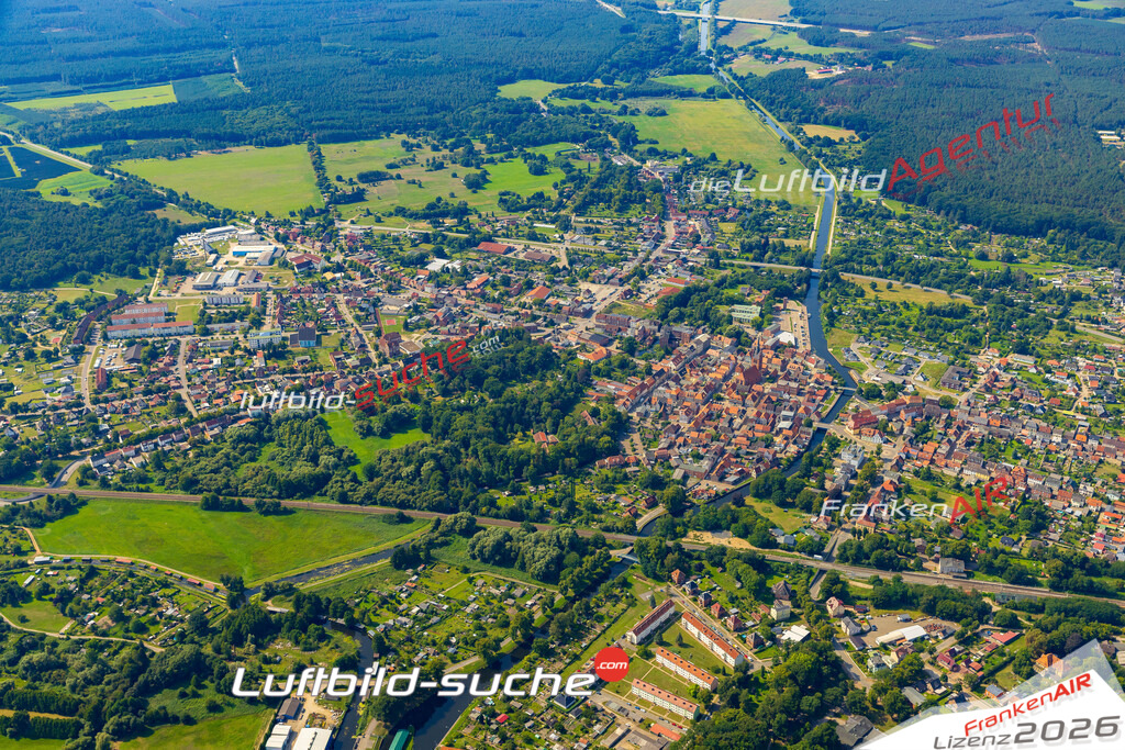 Luftbild Grabow - Die Luftaufnahme wurde 2025 vom UL-Flugzeug heraus erstellt ( keine Drohne ) - Hochauflösende Luftaufnahme - für professionelle Ausdrucke geeignet. Die Geschenkidee !Hier alle&nbsp;Infos zur Lizenzierung der LuftaufnahmeWir fliegen auch dieses Jahr wieder in Ihre Region um Luftbilder zu erstellen.- Luftbild anfragen