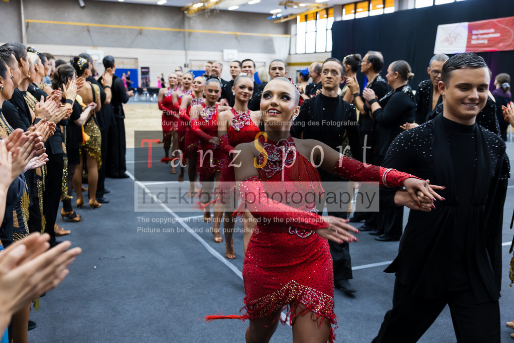 202603145_LL_Lat-Formationen_Nbg_5223 | Tanzsportbilder, Standardtanz, Lateintanz, WDSF, DTV, LTVB, dancecomp, goc, hessen tanzt, blaues band der spree, walzer, tango, wiener walzer, slowfox, quickstepp, samba, rumba, cha-cha-cha, paso doble. jive, hd-kroft photography, turniertanzsport
