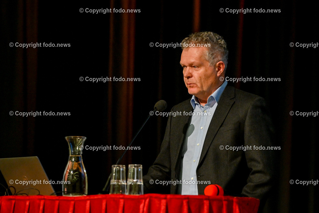 Leonding_ Infoabend Umgang mit PFAS im Trinkwasser_ 13.02.2023-20 | 13.02.2023, Leonding, AUT, Infoabend Umgang mit PFAS im Trinkwasser, im Bild Werner Schoengruber