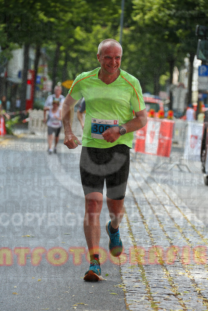 220625_1703_EX1_5922 | Sportfotografie im Rhein-Sieg Kreis, Köln, Bonn, NRW, Rheinland Pfalz, Hessen, etc. Unser Tätigkeitsfeld umfasst den Laufsport vom Volkslauf über den Marathon, Duathlon, Triathon bis zum Ultralauf wie Kölnpfad Ultra oder Schindertrail.