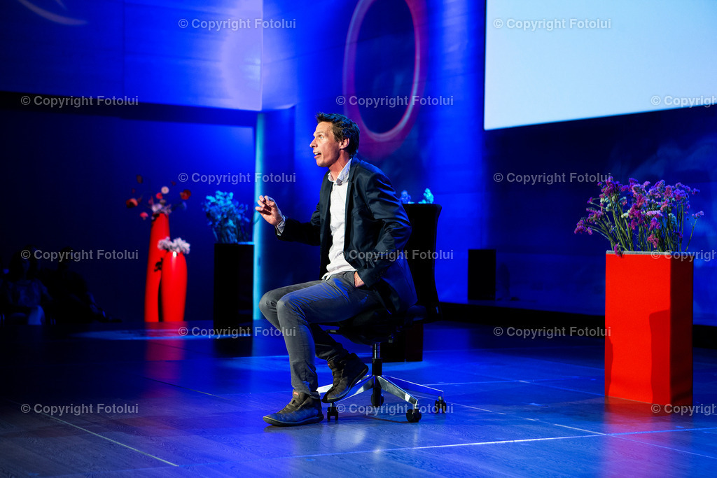 OBERBANK_11 | EIN DANK AN DIE PFLEGEKRAEFTE KABARETT MIT KLAUS ECKEL 02.06.2022 OBERBANK DONAU-FORUM LINZ IM BILD: KLAUS ECKEL. FOTO:FOTOLUI/OBERBANK