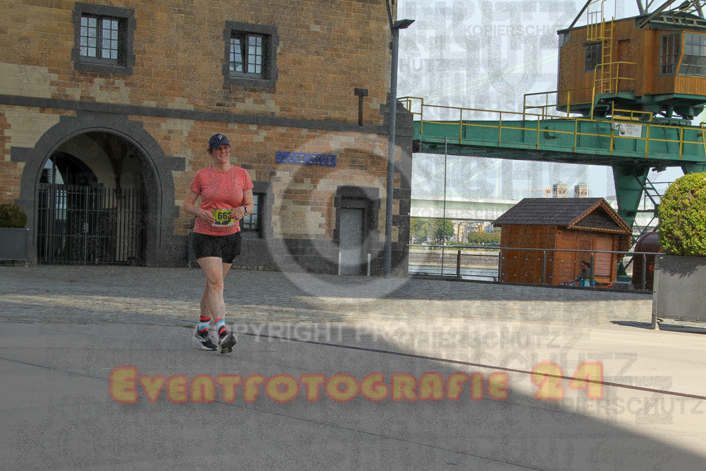 250920_1358_EV4_6908 | Sportfotografie im Rhein-Sieg Kreis, Köln, Bonn, NRW, Rheinland Pfalz, Hessen, etc. Unser Tätigkeitsfeld umfasst den Laufsport vom Volkslauf über den Marathon, Duathlon, Triathon bis zum Ultralauf wie Kölnpfad Ultra oder Schindertrail.