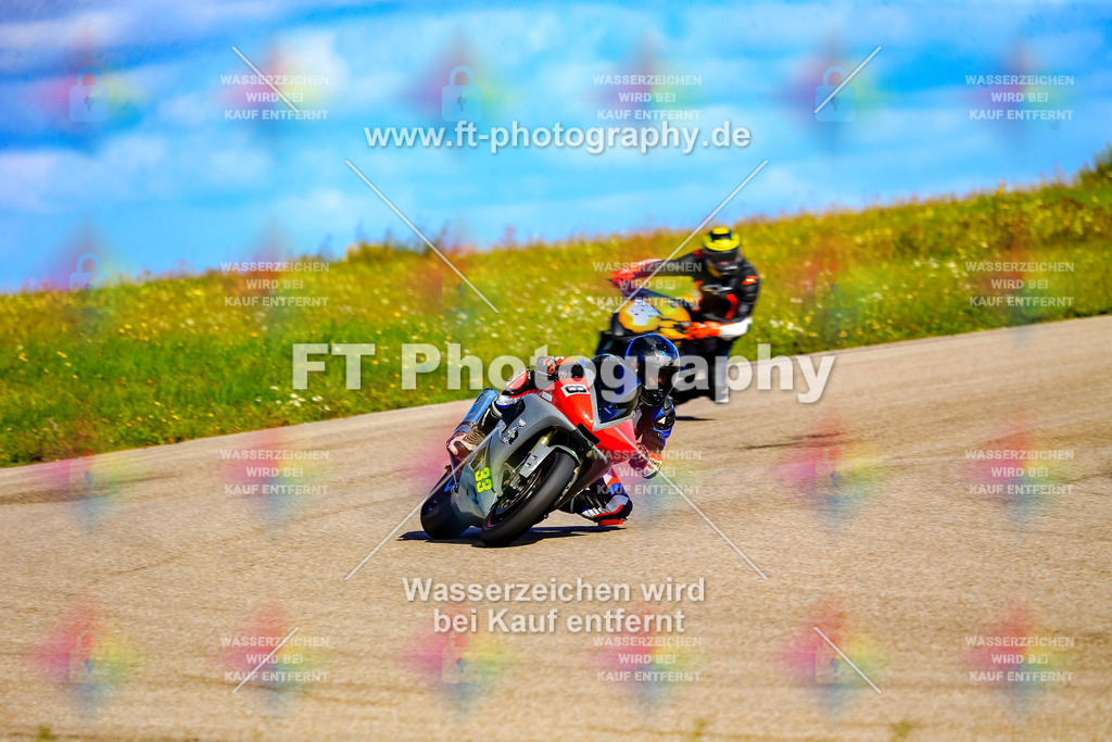 008-5242 | Hier findet Ihr Bilder von Touristenfahrten auf der Nürburgring Nordschleife oder von anderen Veranstaltungen die ich besucht habe. Viel Spass beim Durch Schauen 