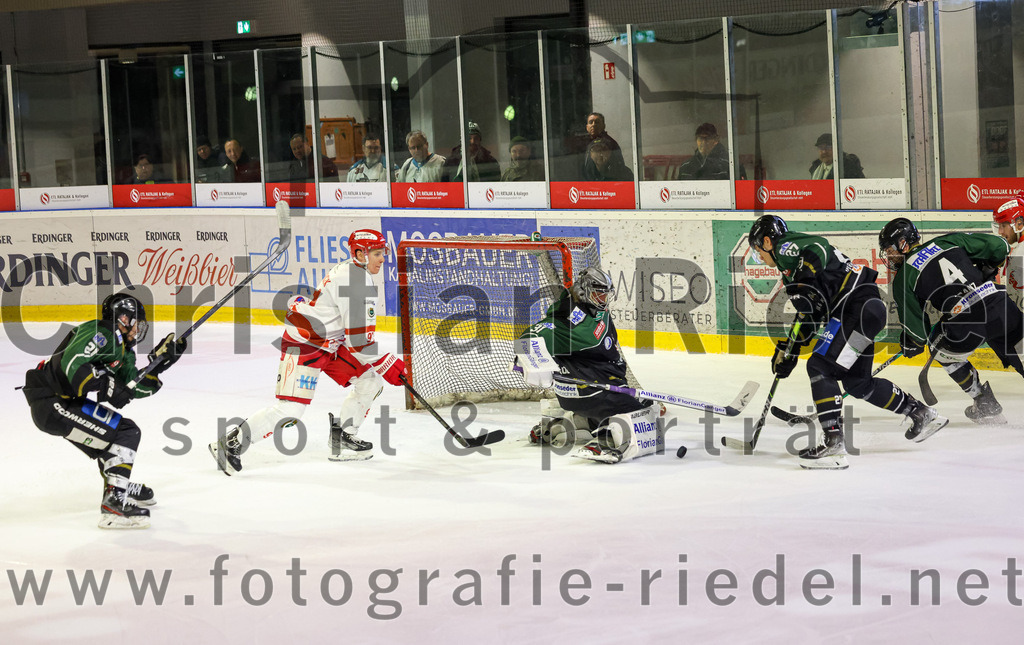 2023-03-10_059_TSV_Erding_gegen_TEV_Miesbach | Erding, Deutschland, 10.03.2023:
Eishockey, Bayernliga Playoffs 2022 / 2023, Halbfinale, TSV Erding gegen TEV Miesbach, Endergebnis: 2:0

Erik Modlmayr (Erding Gladiators, #21), Torwart Christoph Schedlbauer (Erding Gladiators, #31), Mark Waldhausen (Erding Gladiators, #27), Simon Franz (Erding Gladiators, #4)

Foto: Christian Riedel / fotografie-riedel.net