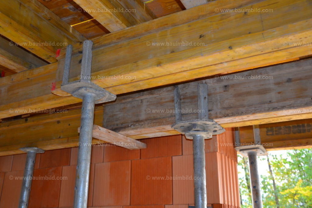 bib-lg04-betonarbeiten-0273 | Nach LV-Leistungsgruppen sortierte Detailfotos über den Bau eines Hauses. Alle Hausbau-Bilder direkt vom Urheber und Autor der Website Haus-Selber-Bauen.com
