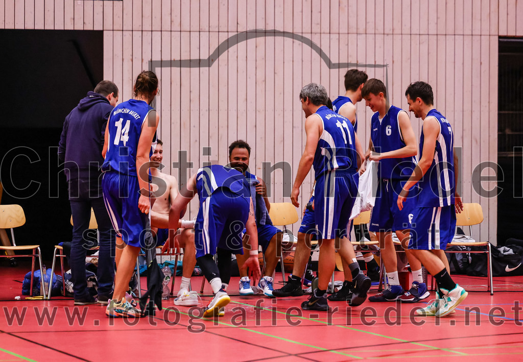 2022-05-29_118_SpVgg_Altenerding_gegen_Muenchen_Basket_2 | Erding, Deutschland, 29.05.2022:
Basketball, Bezirksliga 2021 / 2022, Herren Turnier der 2. der Aufstiegsrunden, SpVgg Altenerding gegen München Basket 2, Endergebnis: 

Foto: Christian Riedel / fotografie-riedel.net