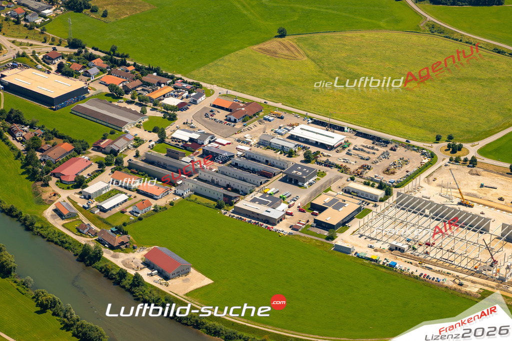 Das Luftbild zeigt : Krugzell Altusried - Die Luftaufnahme wurde 2024 vom UL-Flugzeug aus erstellt ( keine Drohne ) - Hochauflösende Luftaufnahme - Für grossformatige Ausdrucke geeignet. Die Geschenkidee !Mit Lizenz und Bildrechte bestellbar