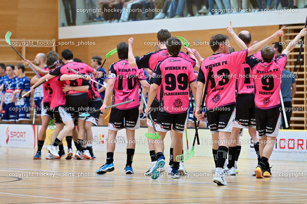 VSV Unihockey vs. Wiener Floorball Verein | Jubel Wiener Floorballverein Mannschaft, #9 ZEHETNER Laurin Wiener Floorballverein, #13 HÄHNIG Vincent Wiener Floorballverein, #99 FLASCHBERGER Manuel Wiener Floorballverein, #10 HORN Philipp Wiener Floorballverein, VSV Unihockey vs. Wiener Floorball Verein, VSV Unihockey vs. Wiener Floorball Verein am 18.05.2025 in Villach (Ballspielhalle St. Martin), Austria, (Photo by Bernd Stefan)