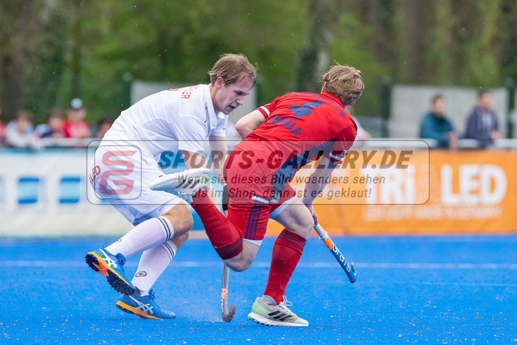 HK_20230422_107129 | 1. Bundesliga Herren Crefelder HTC - Düsseldorfer HC am 22.4.2023 Krefelder HTC ( CHTC ), Krefeld , Cofalla Jonas ( Düsseldorfer HC #4 ) , Linus Michler ( Crefelder HTC #7 )