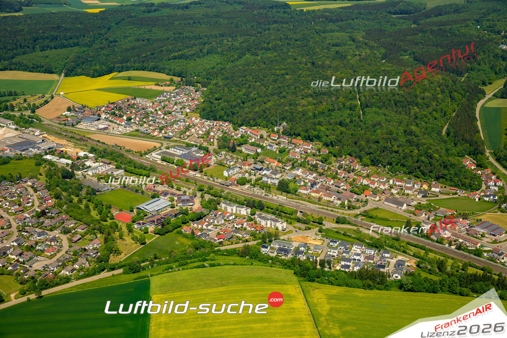 Das Luftbild zeigt  Amstetten - Die Luftaufnahme wurde 2023 vom UL-Flugzeug aus erstellt ( keine Drohne ) - Hochauflösende Luftaufnahme - Für grossformatige Ausdrucke geeignet. Die Geschenkidee !Mit Lizenz und Bildrechte bestellbar