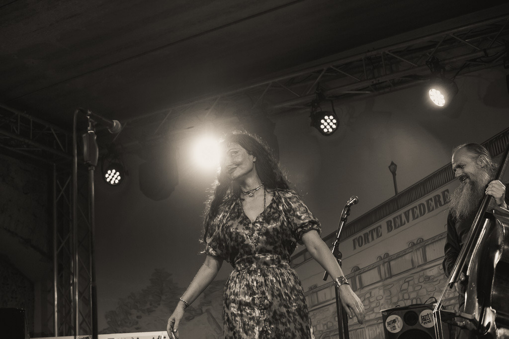 Maria Markesini Konzert | Maria Markesini meets Klazz Brothers im Forte Belvedere Leisnig zum Festival Hallo Leisnig 2022. - Realisiert mit Pictrs.com