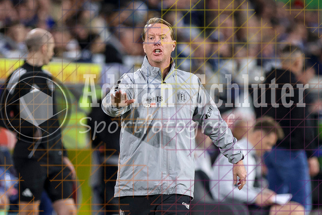 07.04.2026, GER, Fussball, Herren, 3. Liga, Saison 2025/2026, MSV Duisburg - VfL Osnabrück | Timo Schultz gestikuliert, Gestik 