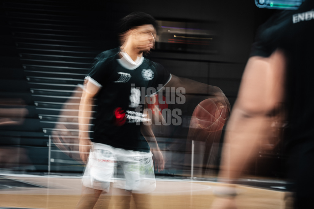 Basketball | Männer | Saison 2023/2024 | easyCredit Basketball Bundesliga | 32. Spieltag | Veolia Towers Hamburg vs. NINERS Chemnitz | 04.05.2024 | Mark Hughes (#3, Veolia Towers Hamburg)