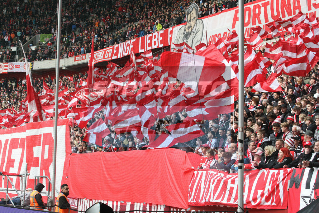 Fortuna Düsseldorf - Darmstadt 98 | Fortuna Fanblock - © Sportfoto-Sale (MK) - Realisiert mit Pictrs.com
