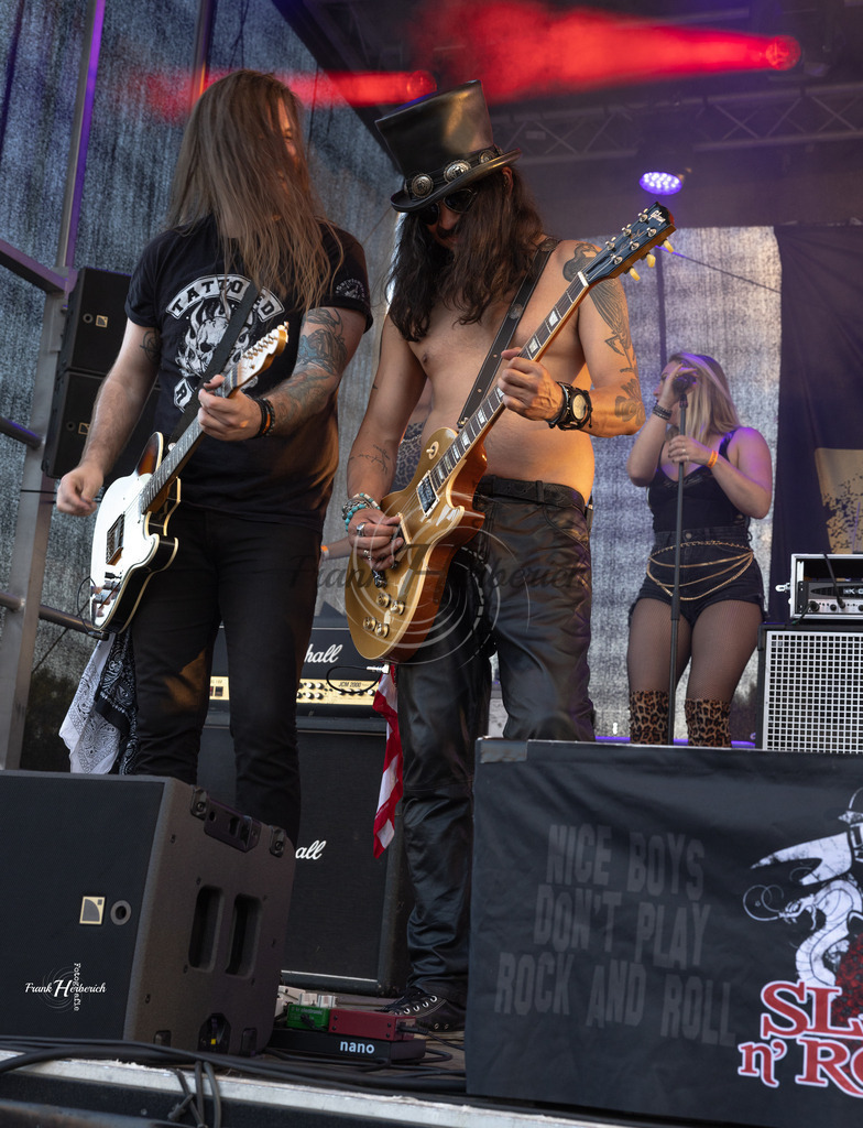 Slash n´Roses | Slash n´Roses - Realisiert mit Pictrs.com